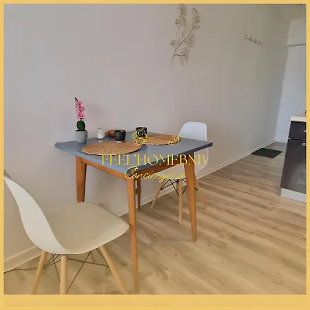 Nid Des Vosges - Cozy, Balcony, Queen Size Bed & Centre Apartment *